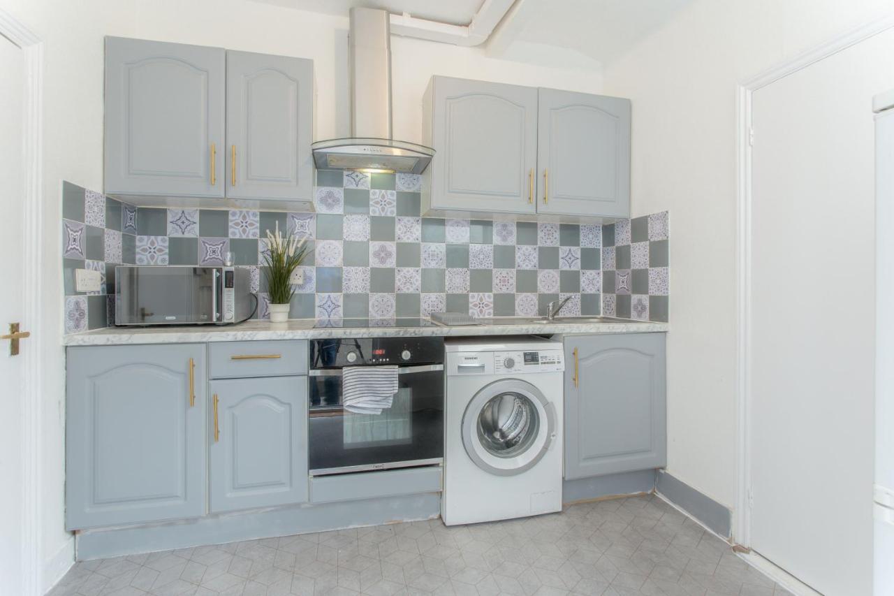 Case de vacanță Contemporary 3 Bed House With Spacious Garden Close To Stratford Londra